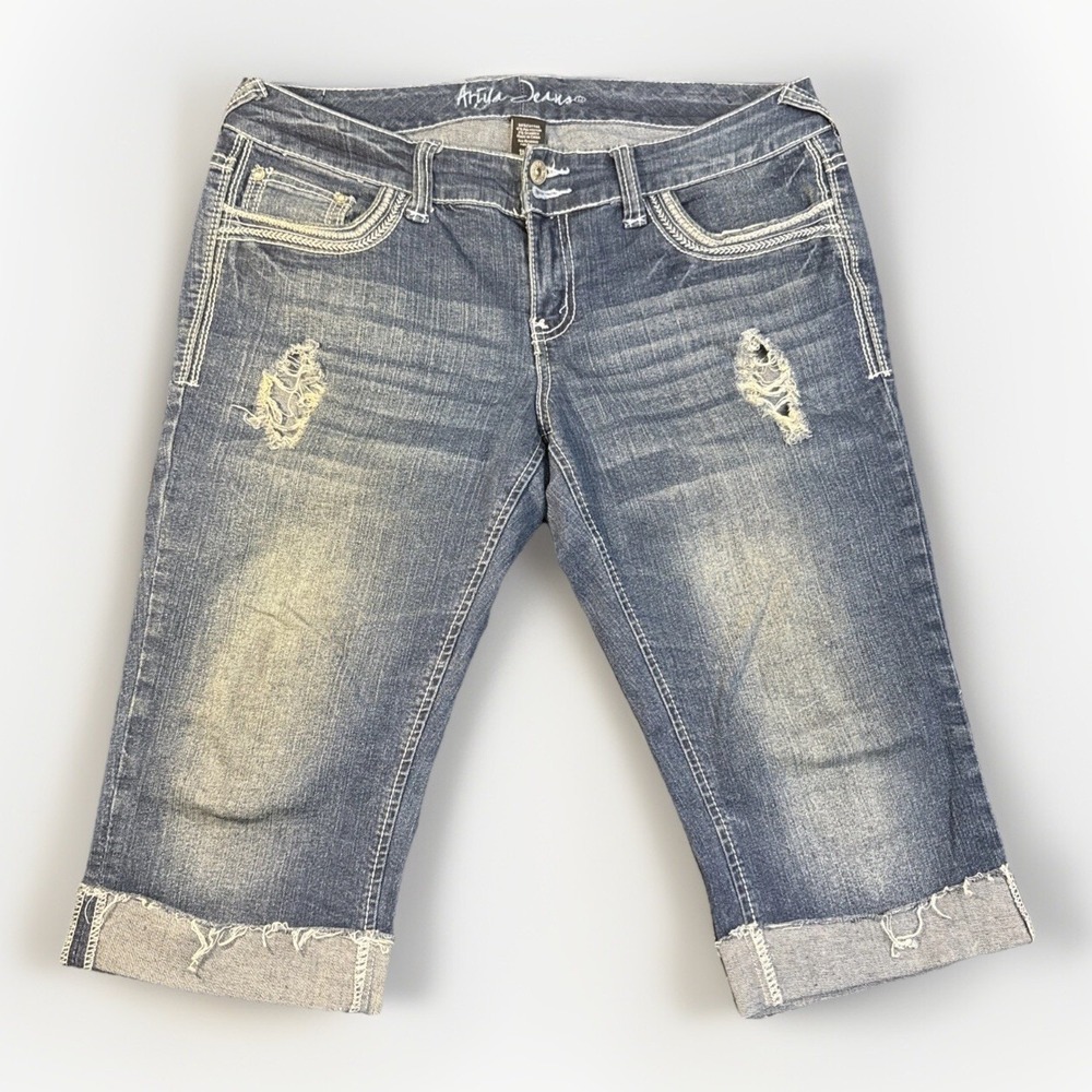 Ariya Distressed Blue Cropped Jeans